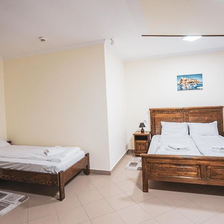 Hotel Rabbit Bran Моечу де Жос Екстериор снимка