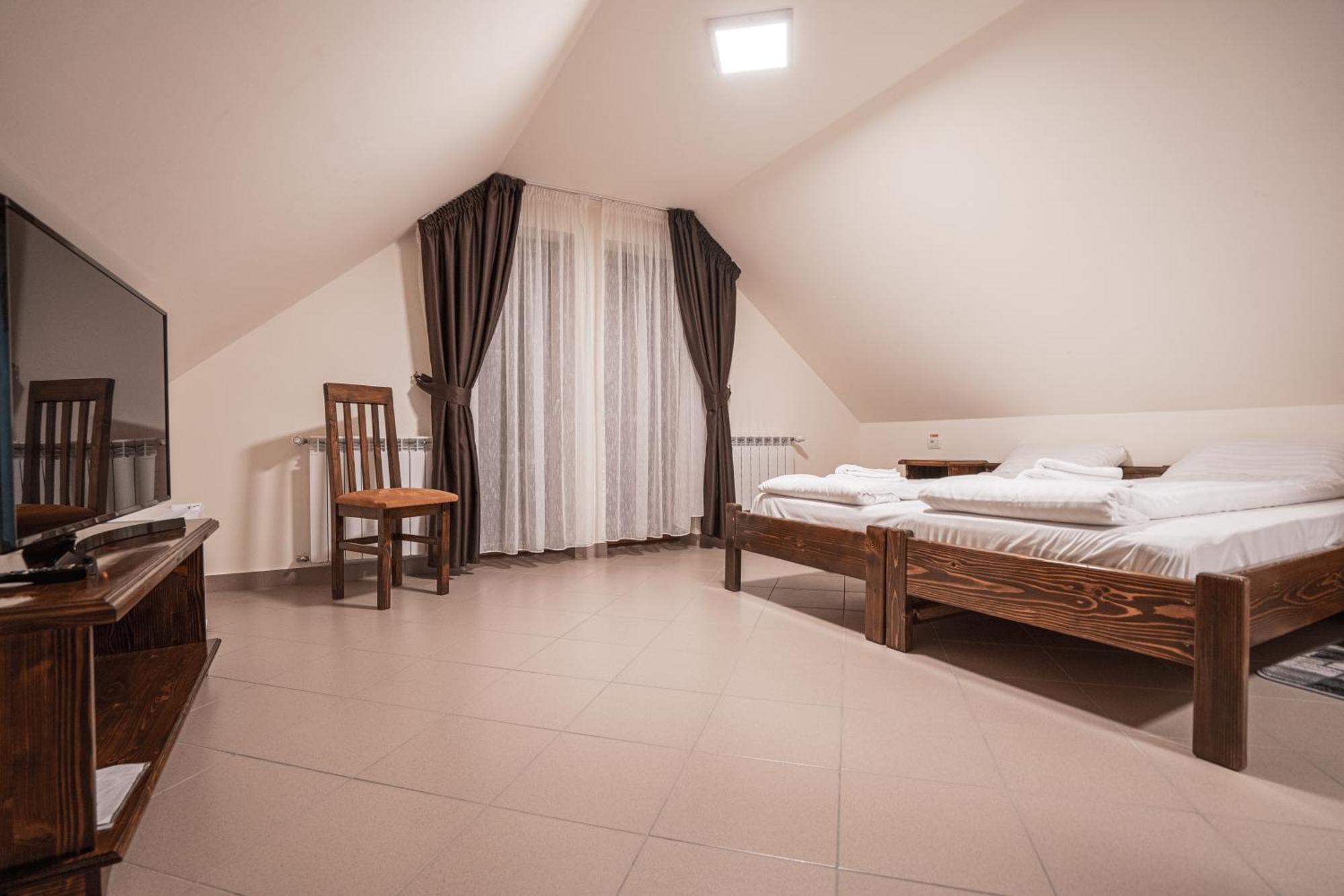 Hotel Rabbit Bran Моечу де Жос Екстериор снимка