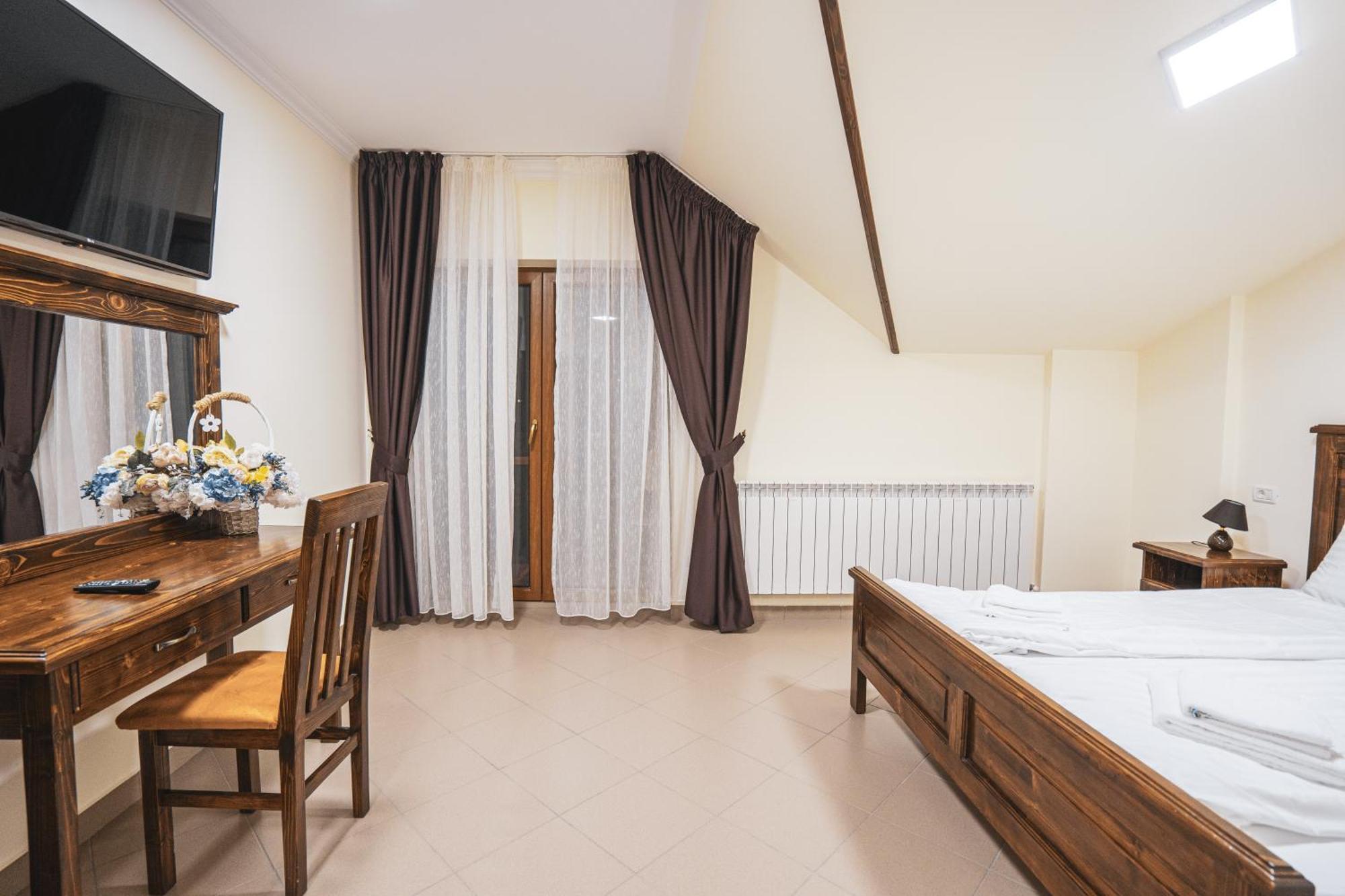 Hotel Rabbit Bran Моечу де Жос Екстериор снимка