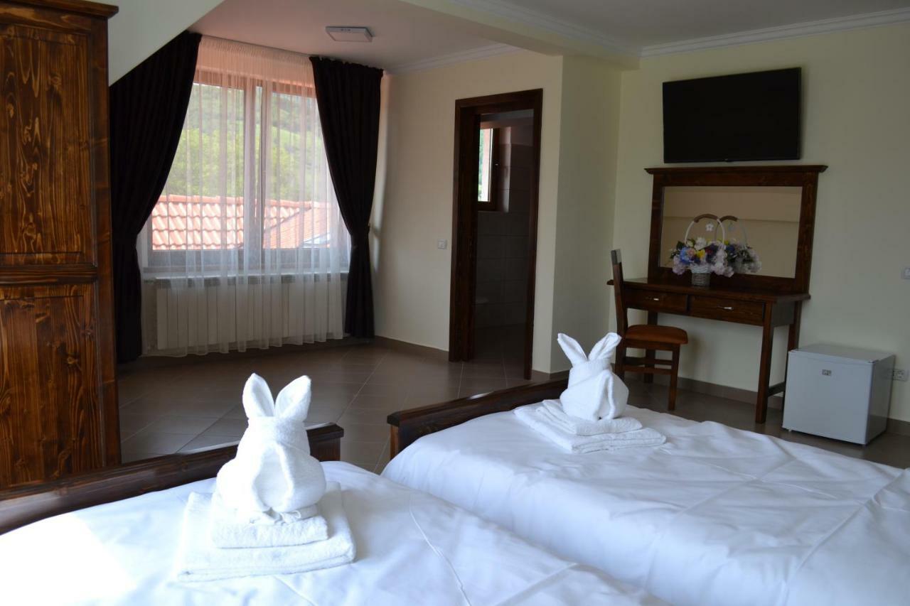 Hotel Rabbit Bran Моечу де Жос Екстериор снимка